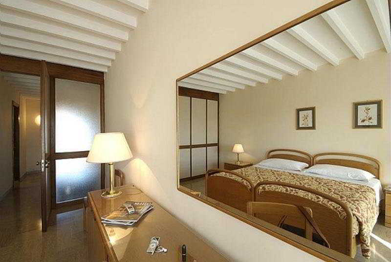 Residenze Garden Aparthotel Rome Bilik gambar